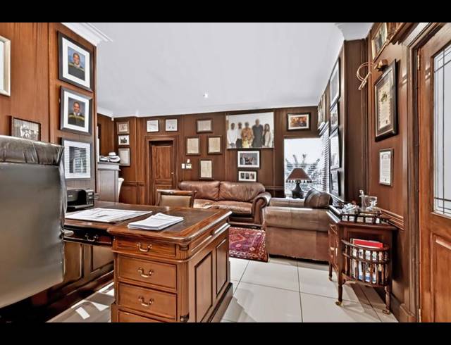 6 BEDROOM HOUSE FOR SALE IN NORTHCLIFF